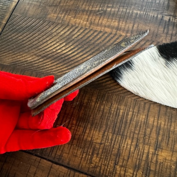 - Louis Vuitton Monogram Vertical Pass Card Case - Picture 10 of 16